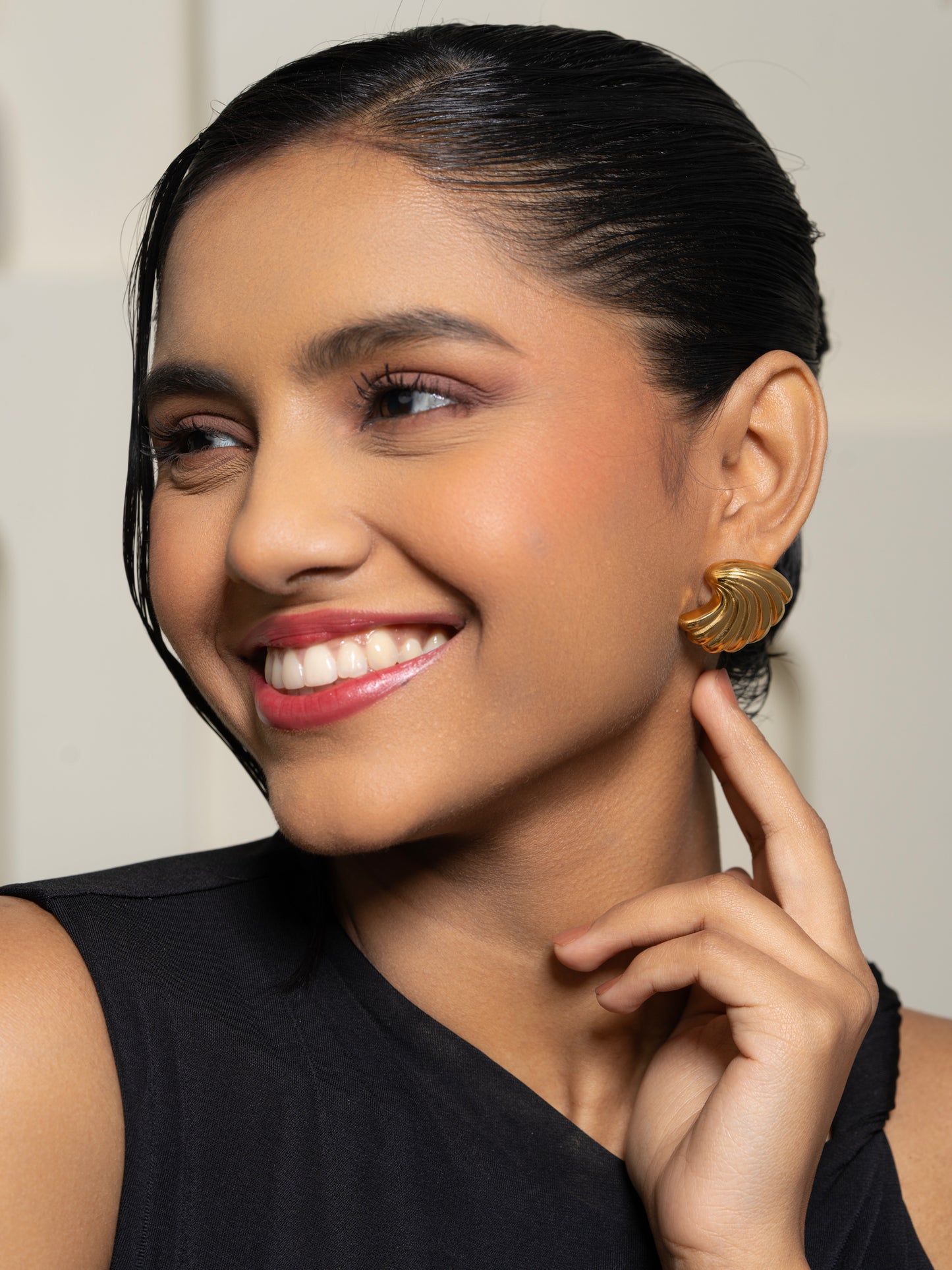 Shell earrings  - 18K Gold Plated