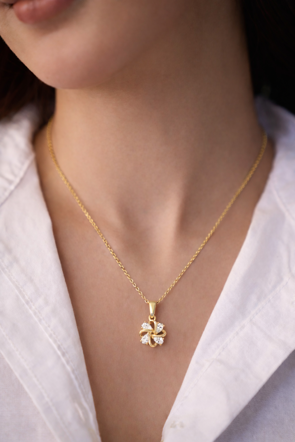 Bloom Twist Necklace - 18k Gold Plated