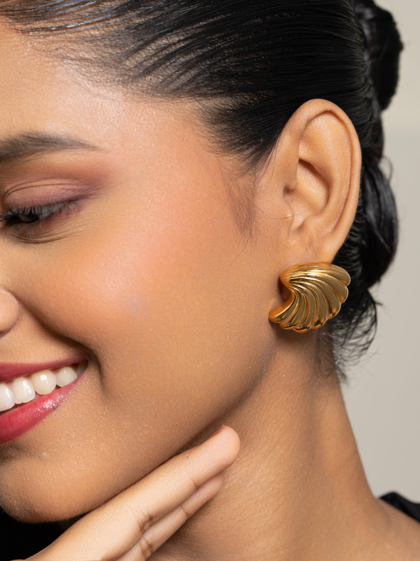 Shell earrings  - 18K Gold Plated