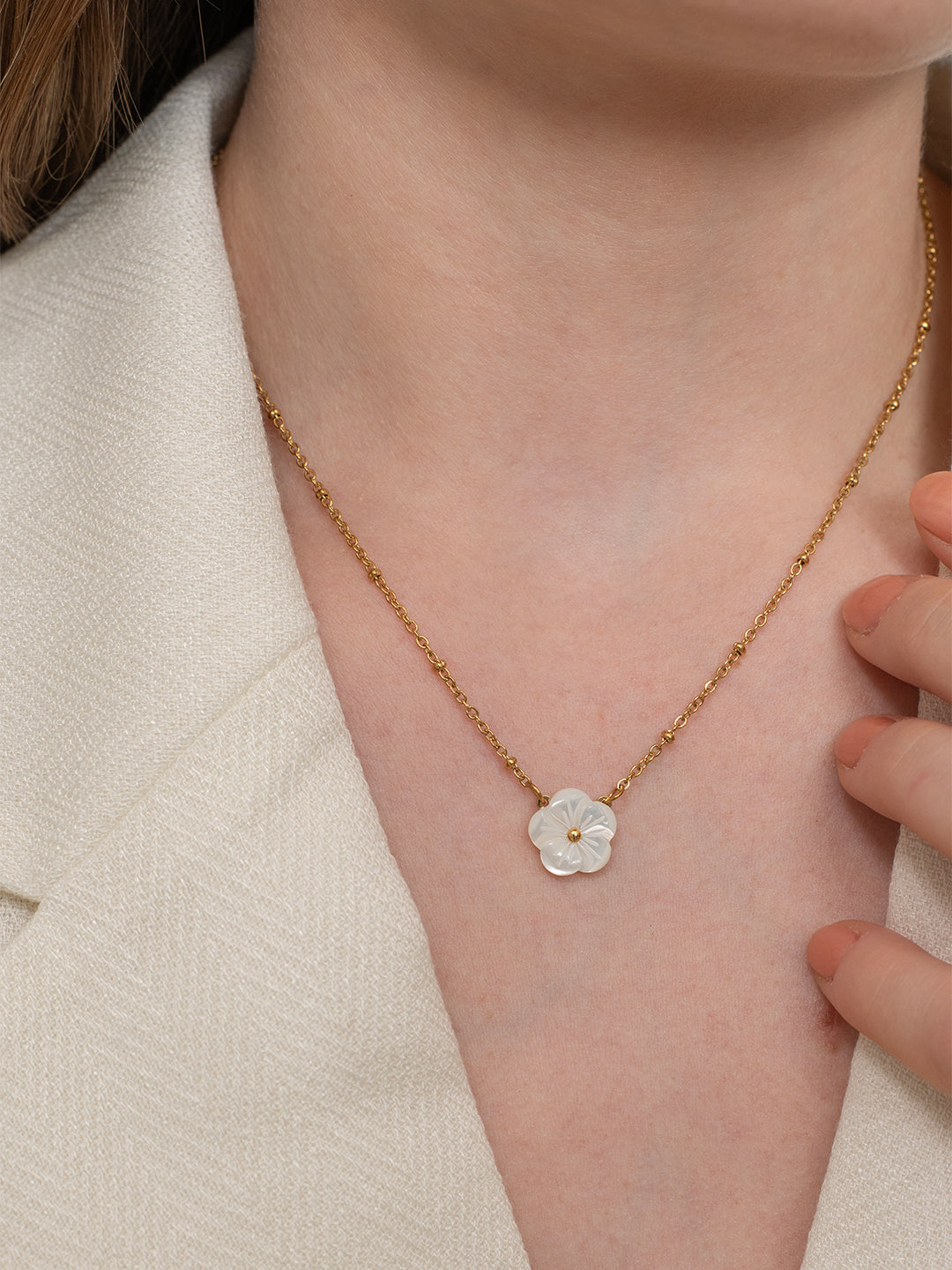 Snow petal Necklace – 18K Gold Plated