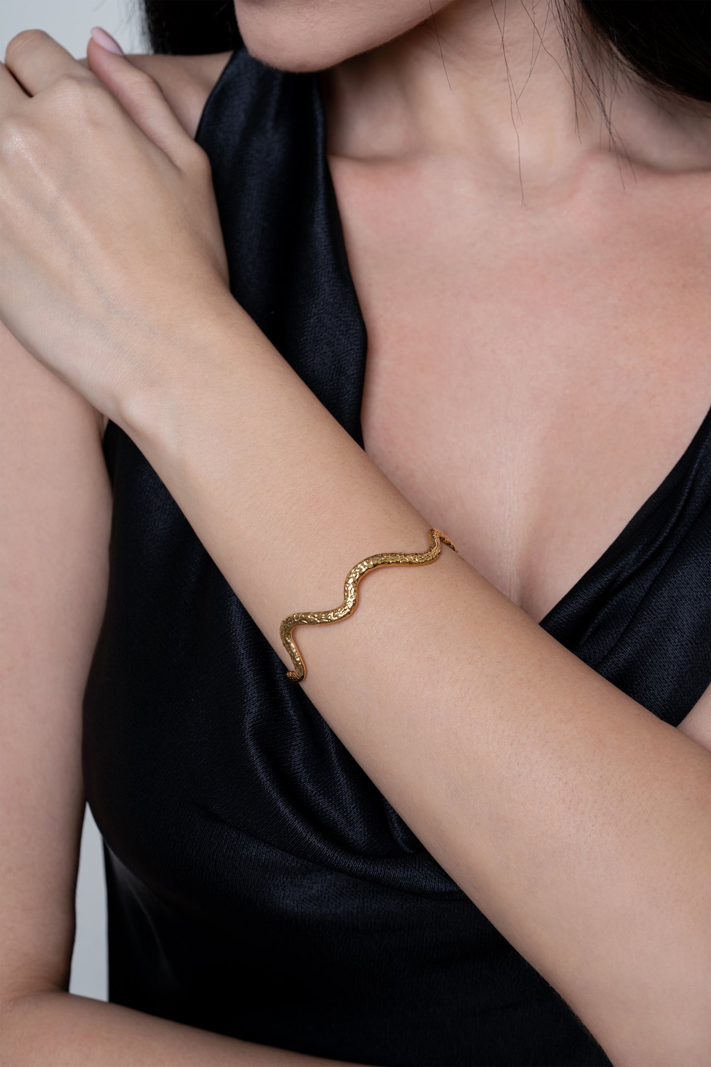Maira Wave Cuff - 18K Gold Plated