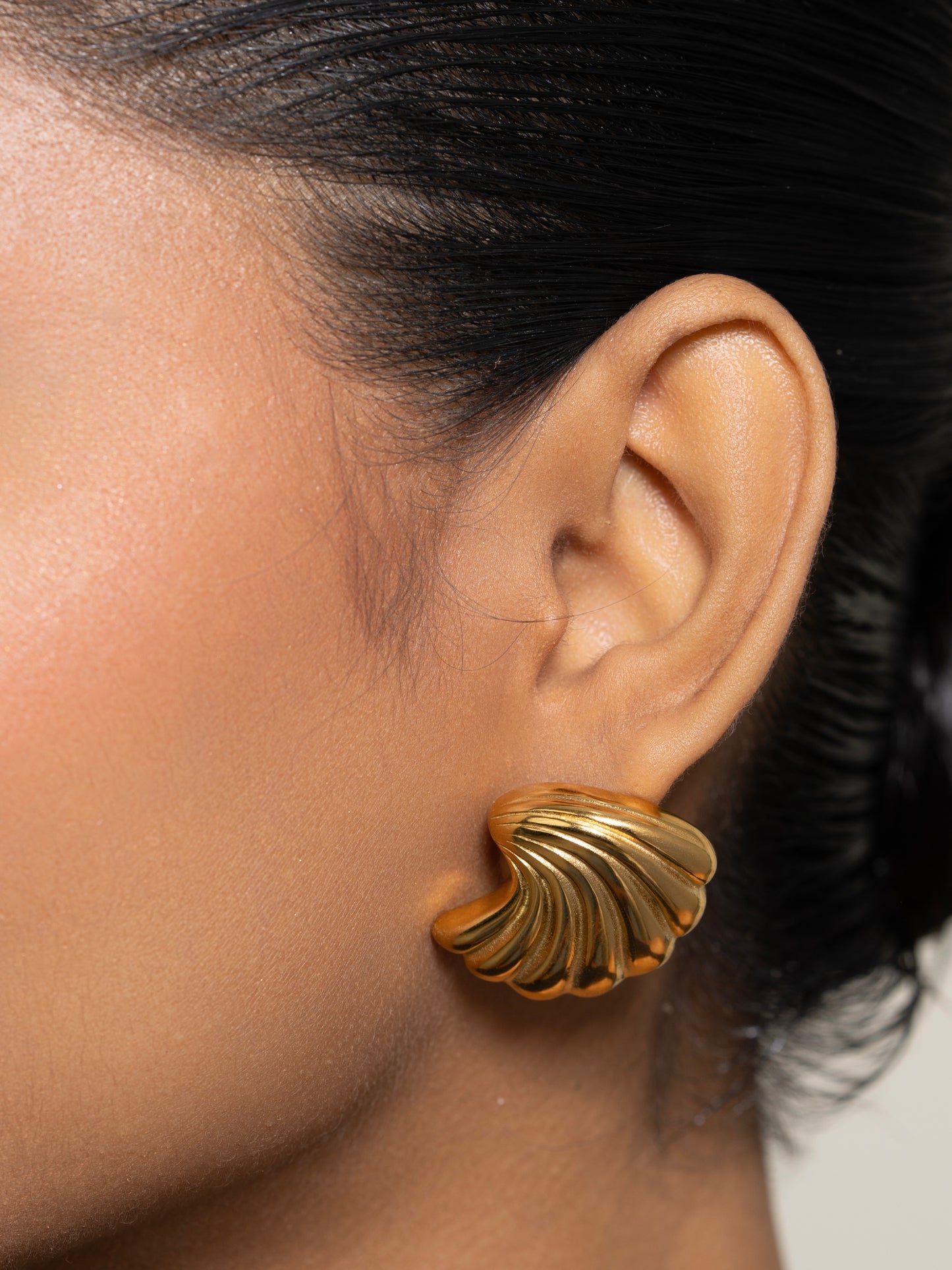 Shell earrings  - 18K Gold Plated