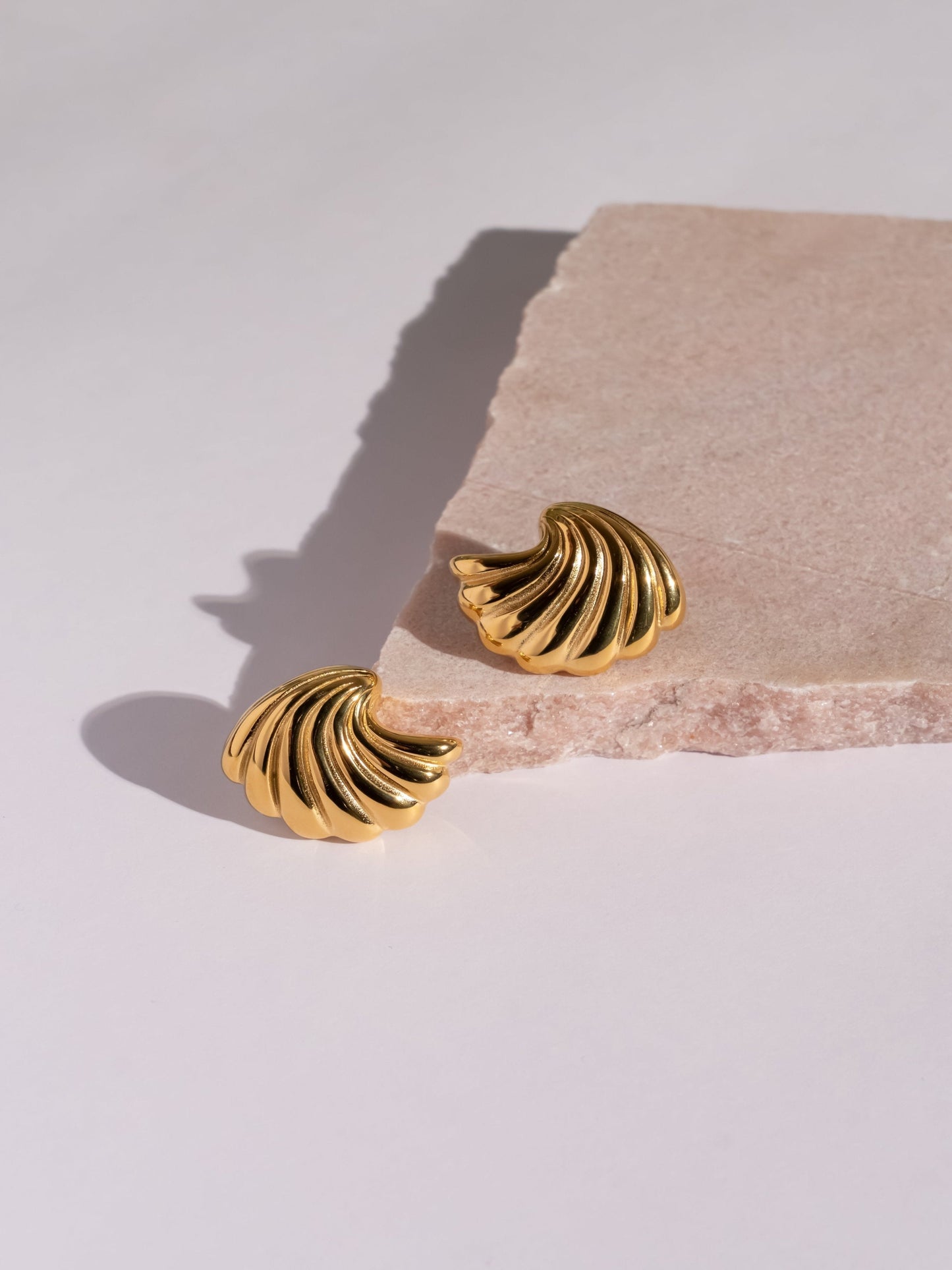 Shell earrings  - 18K Gold Plated