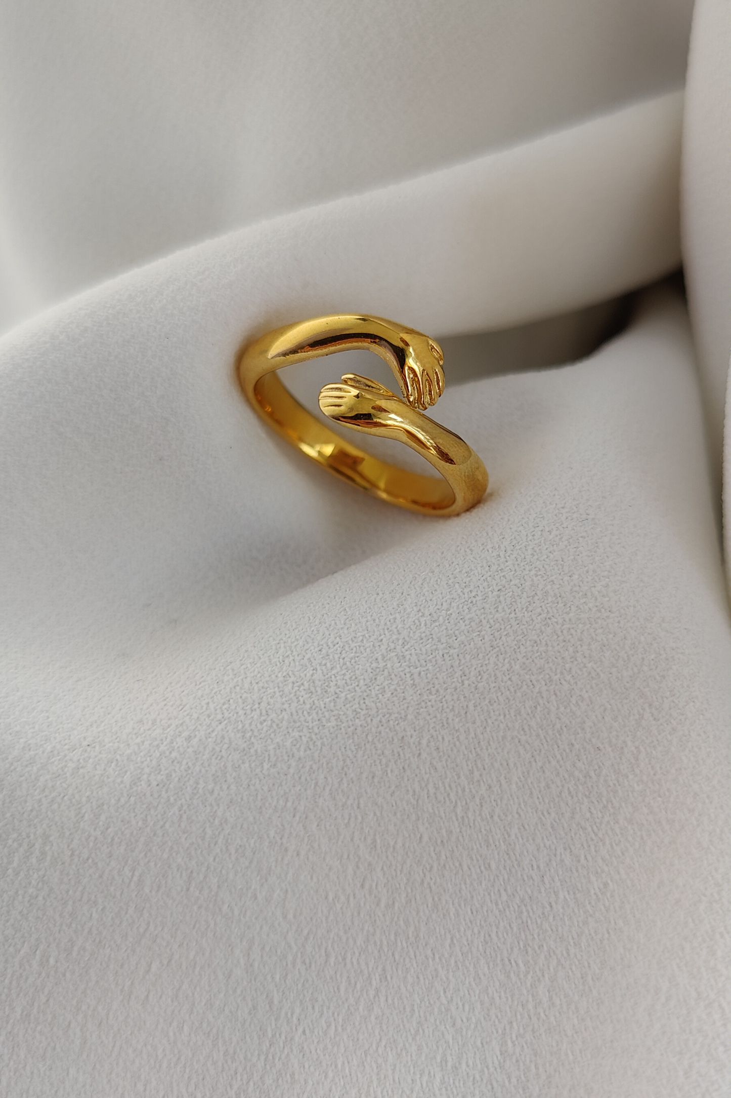 The Hug Ring - 18K Gold Plated