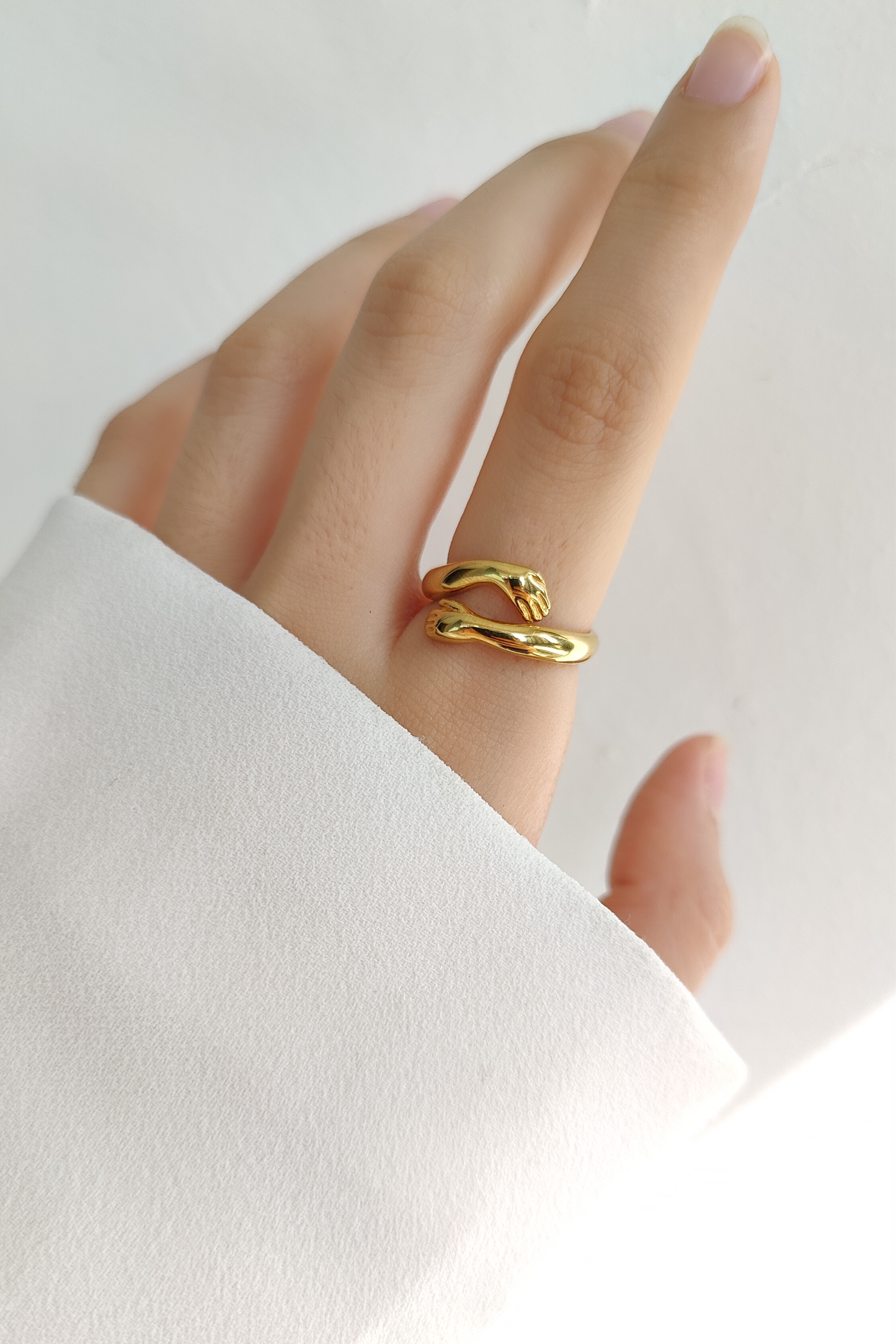 The Hug Ring - 18K Gold Plated